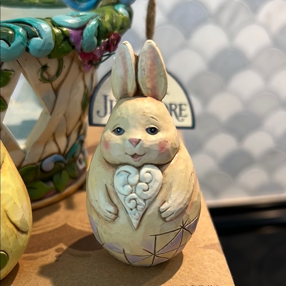 Jim Shore 2012 “Basket of Surprises” Spring Basket - Picture 3 of 14